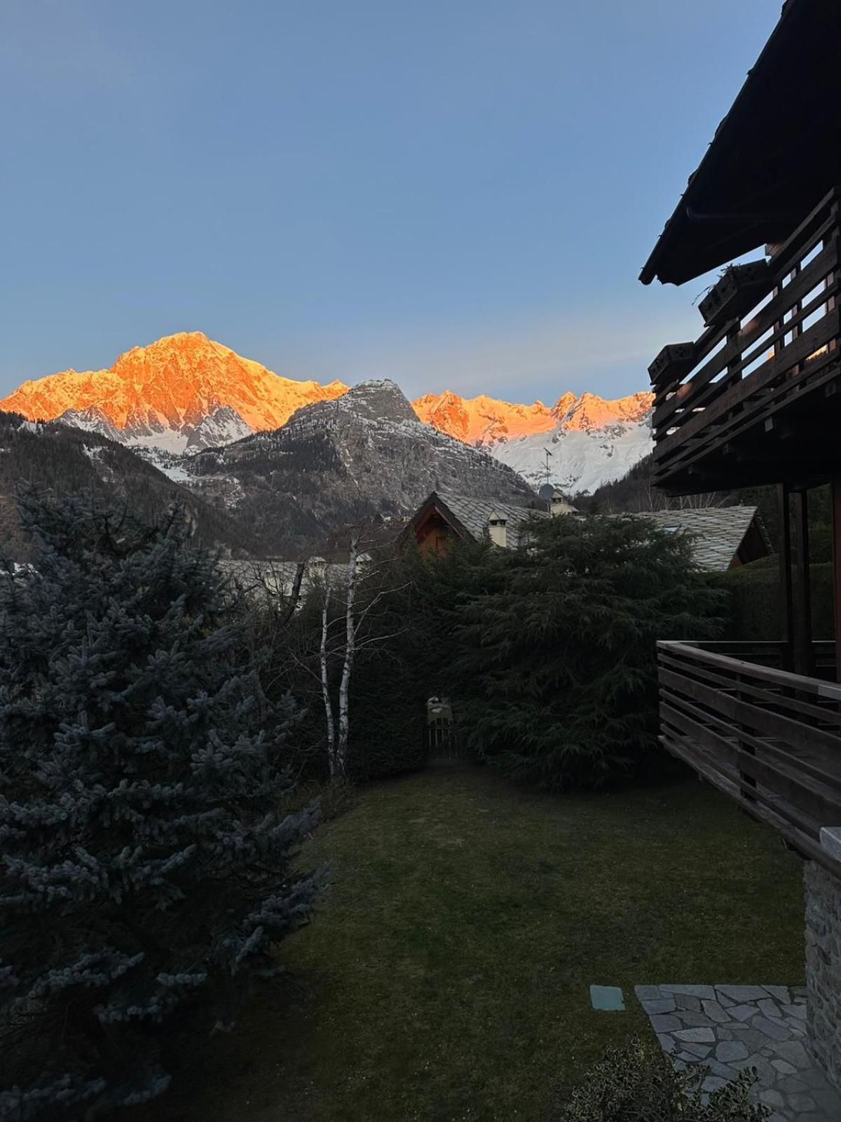 Courmayeur~Navetta Gratuita Per Il Centro+Impianti 외부 사진